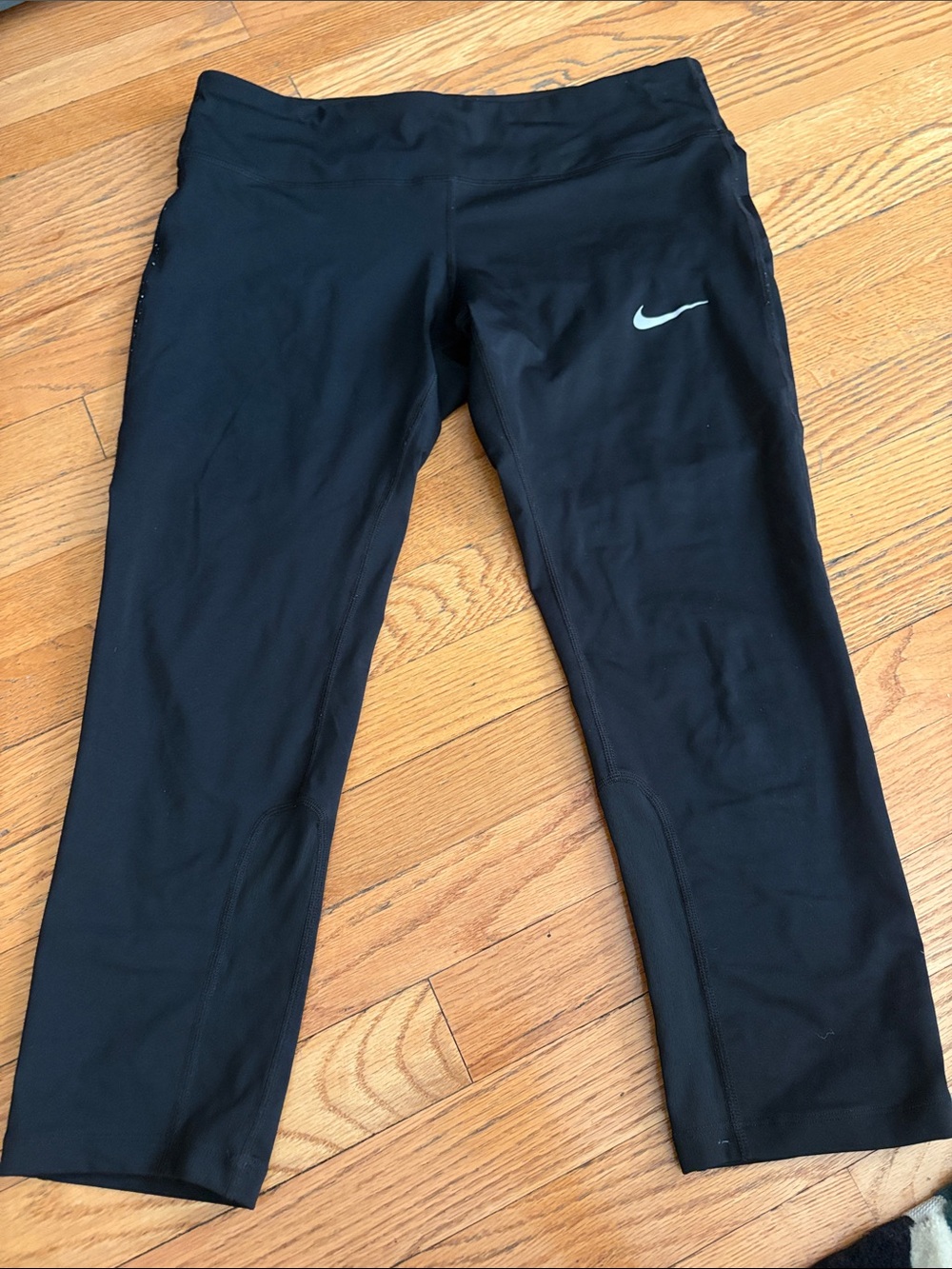 Nike women’s ' Black Athletic Capri Leggings